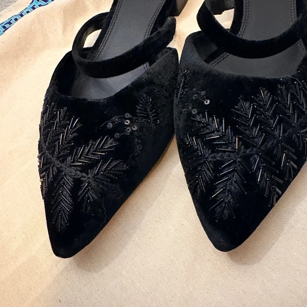 Tory Burch Flats w/Dustbag. Size 10 1/2